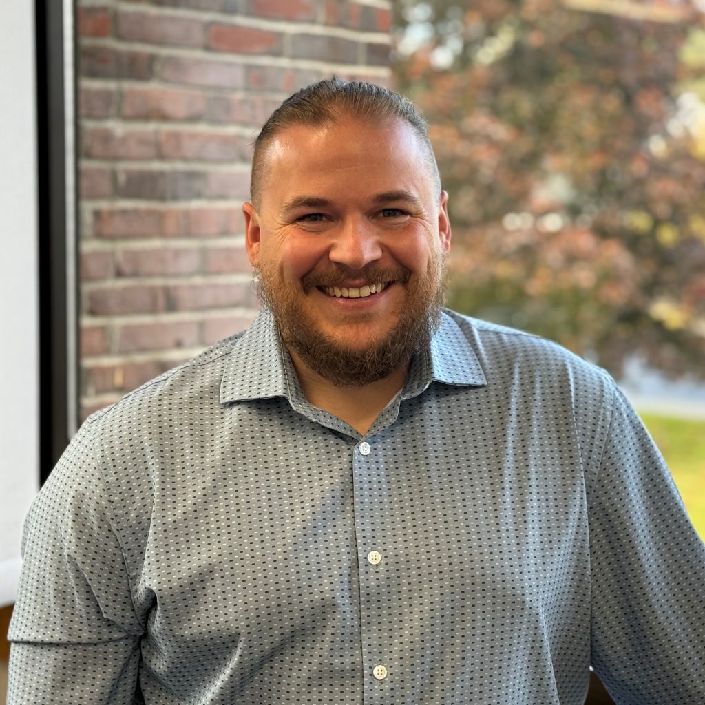 Pat Linell, Sales Support